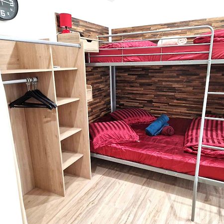 09 - Joli Studio Avec 2 Lits, Logement Tout Equipe Pour 1, 2 Ou 3 Personnes Maximum, Vue Sur Parc Arbore, Parking Privatif Gratuit, Grand Fourgon Possible, Tout Le Linge De Maison Est Fourni Razac-sur-l'Isle Экстерьер фото
