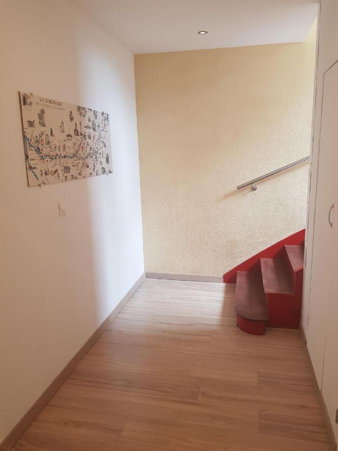 09 - Joli Studio Avec 2 Lits, Logement Tout Equipe Pour 1, 2 Ou 3 Personnes Maximum, Vue Sur Parc Arbore, Parking Privatif Gratuit, Grand Fourgon Possible, Tout Le Linge De Maison Est Fourni Razac-sur-l'Isle Экстерьер фото
