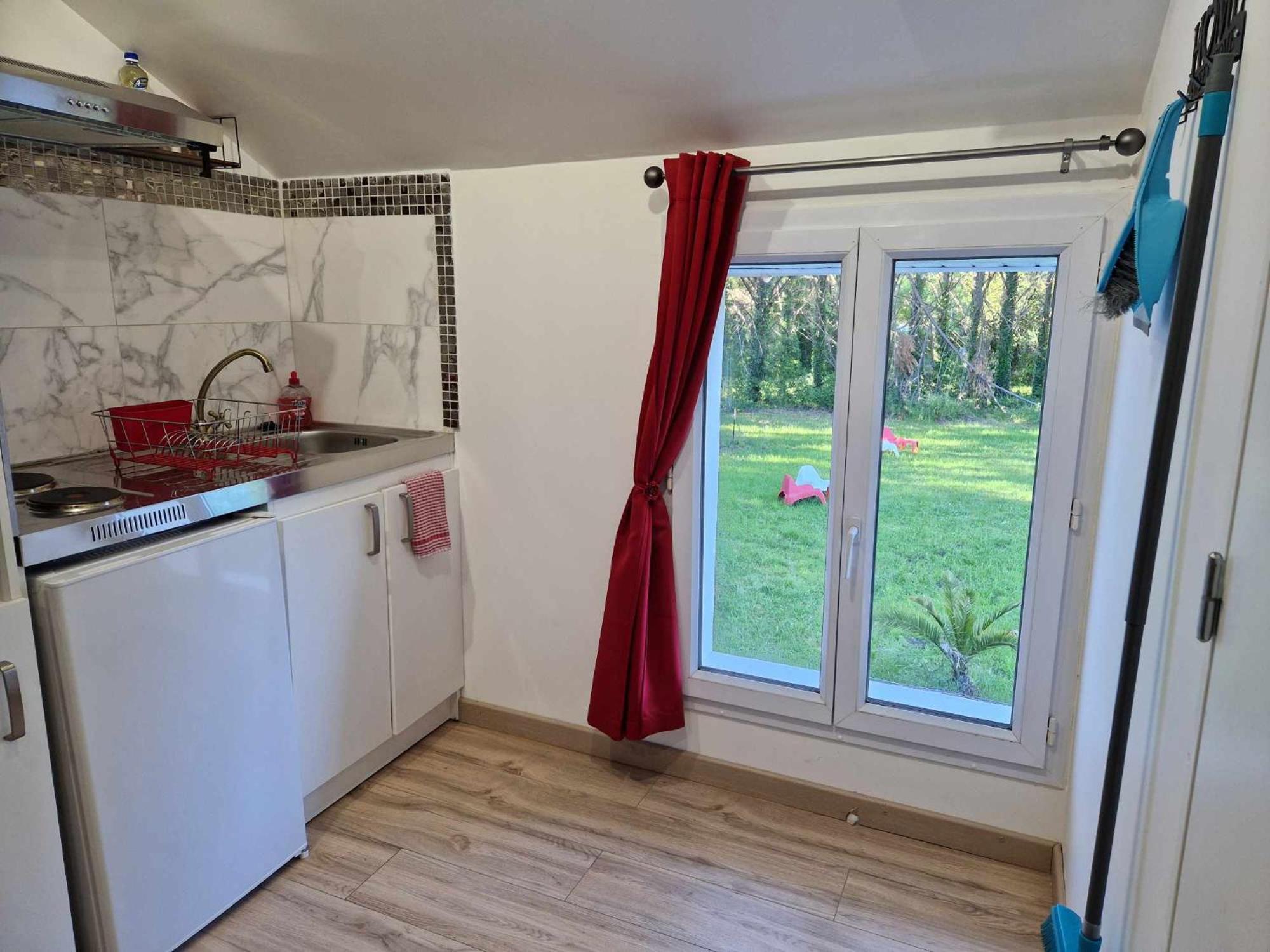 09 - Joli Studio Avec 2 Lits, Logement Tout Equipe Pour 1, 2 Ou 3 Personnes Maximum, Vue Sur Parc Arbore, Parking Privatif Gratuit, Grand Fourgon Possible, Tout Le Linge De Maison Est Fourni Razac-sur-l'Isle Экстерьер фото