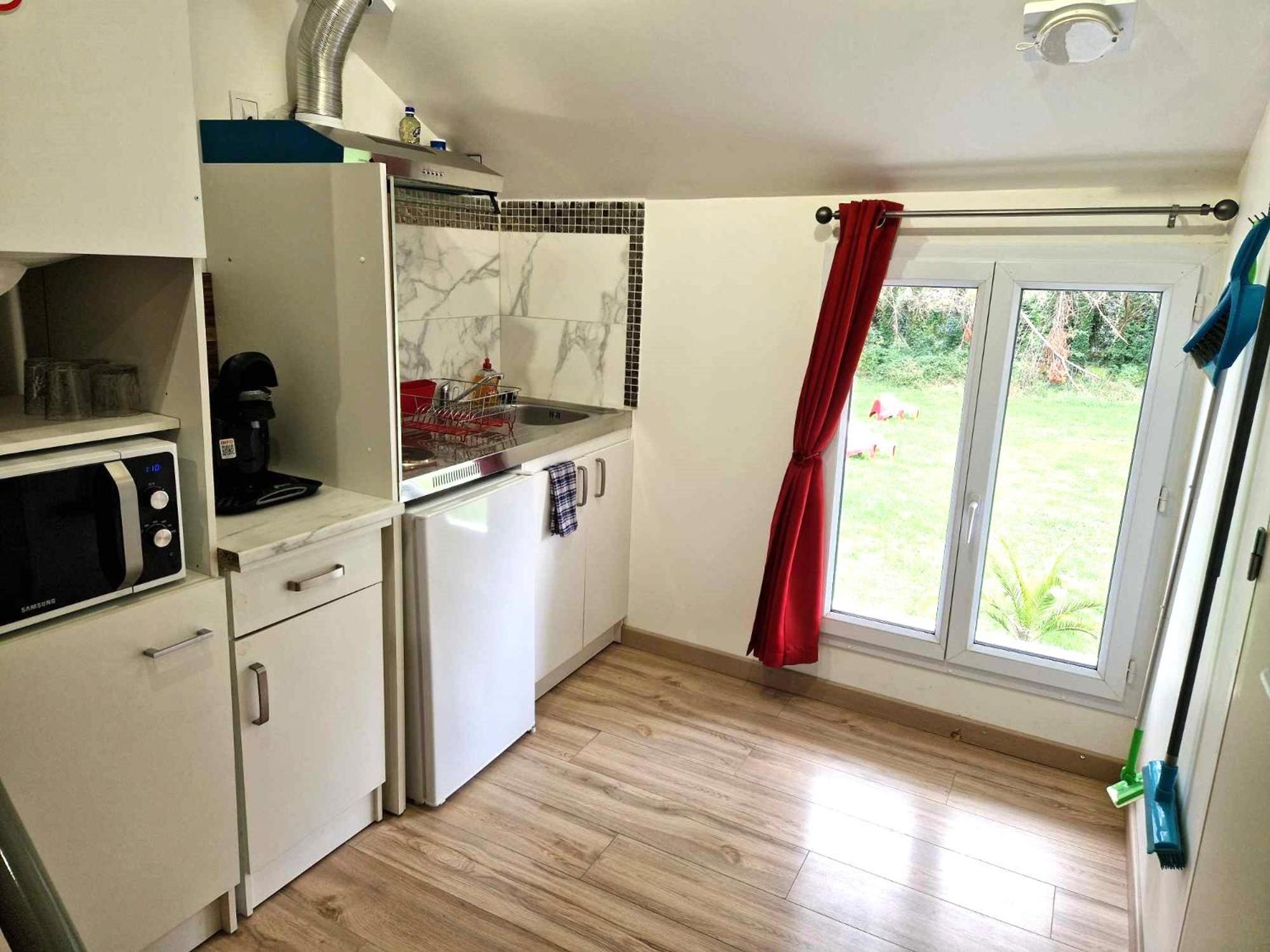 09 - Joli Studio Avec 2 Lits, Logement Tout Equipe Pour 1, 2 Ou 3 Personnes Maximum, Vue Sur Parc Arbore, Parking Privatif Gratuit, Grand Fourgon Possible, Tout Le Linge De Maison Est Fourni Razac-sur-l'Isle Экстерьер фото