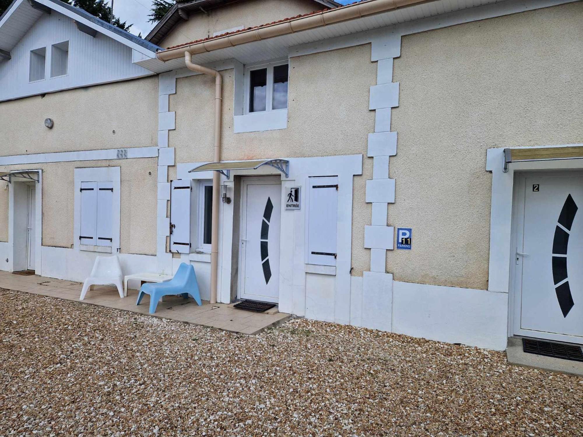 09 - Joli Studio Avec 2 Lits, Logement Tout Equipe Pour 1, 2 Ou 3 Personnes Maximum, Vue Sur Parc Arbore, Parking Privatif Gratuit, Grand Fourgon Possible, Tout Le Linge De Maison Est Fourni Razac-sur-l'Isle Экстерьер фото